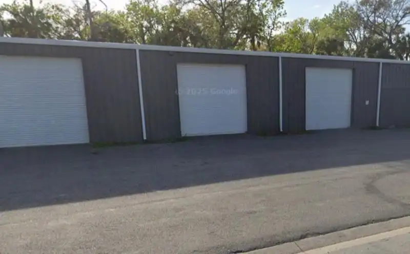 5,000 Sf Warehouse with 14ft Clear Height and 3 Overhead Doors