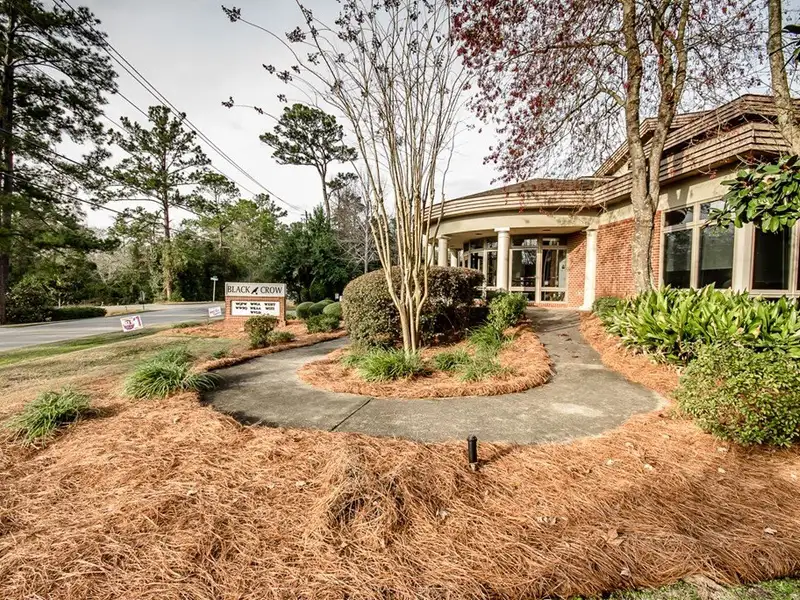 Versatile Commercial Property with Office Space Near I-75 in Valdosta's Business Hub