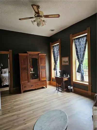 Historic Grand Central Hotel with 15 Suites and Restaurant in Eureka Springs, Ar