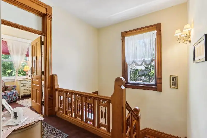 Historic Inn with Guest Suites and Motel Units in Wisconsin Dells