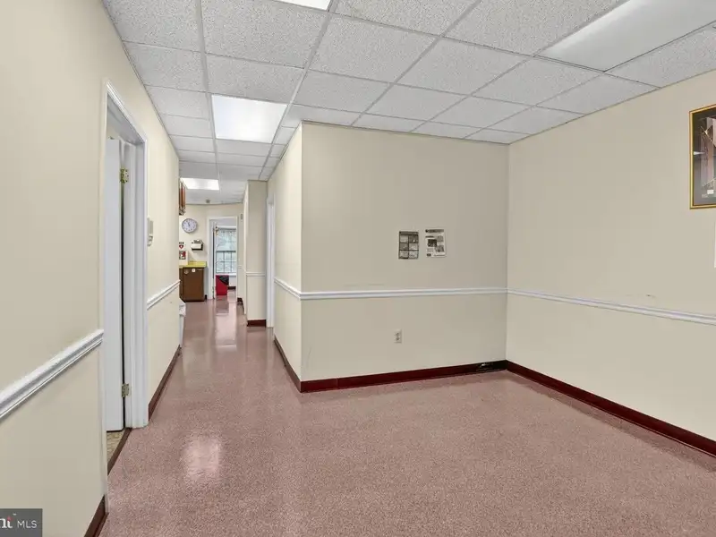Affordable Office Suites Near Joint Base Andrews - Dual Suites with Separate Entrances