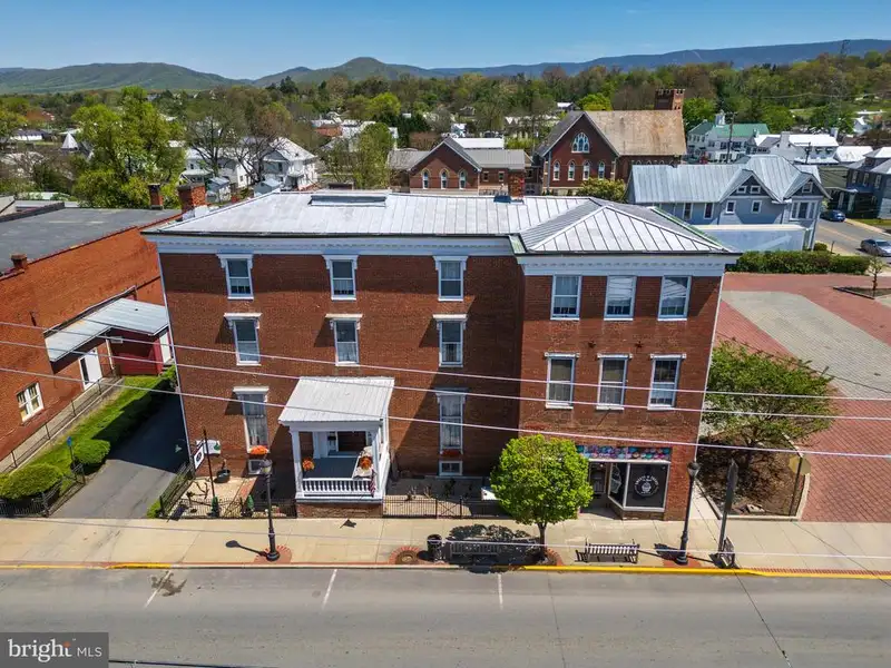 Historic Mcmechan Inn: 13-bedroom Home and Commercial Space in Moorefield, Wv