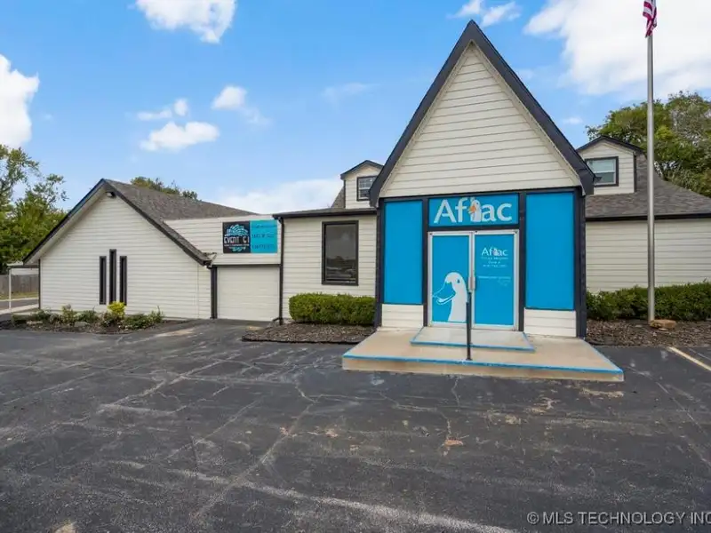 Versatile Event Center and Office Building with Conference Rooms in Prime Location
