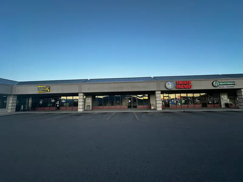 Retail Unit in Coronado Plaza Shopping Center with High Visibility and Easy I-70 Access
