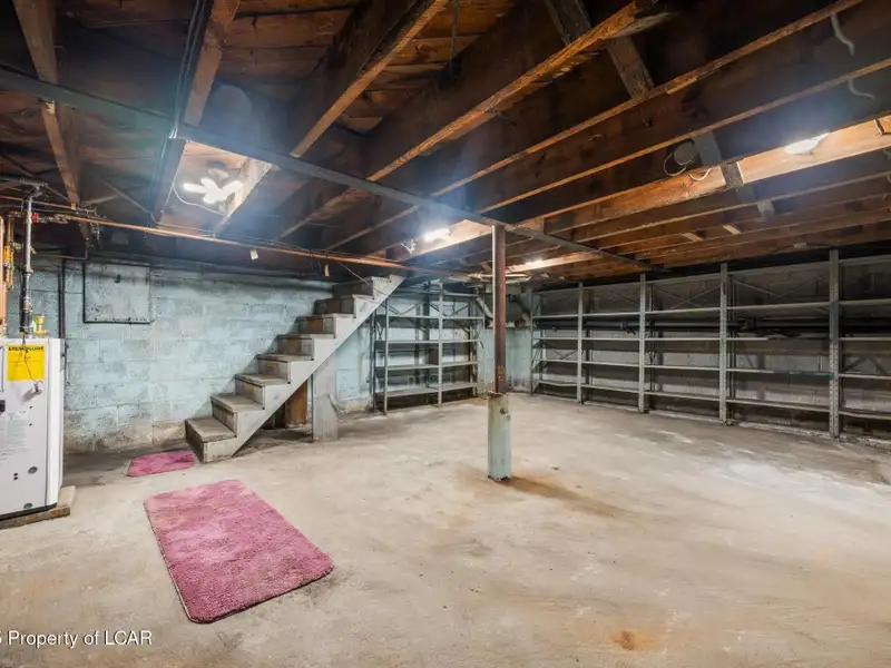 8,000+ Sq Ft Versatile Building in Central Wyoming Near Wyoming Ave