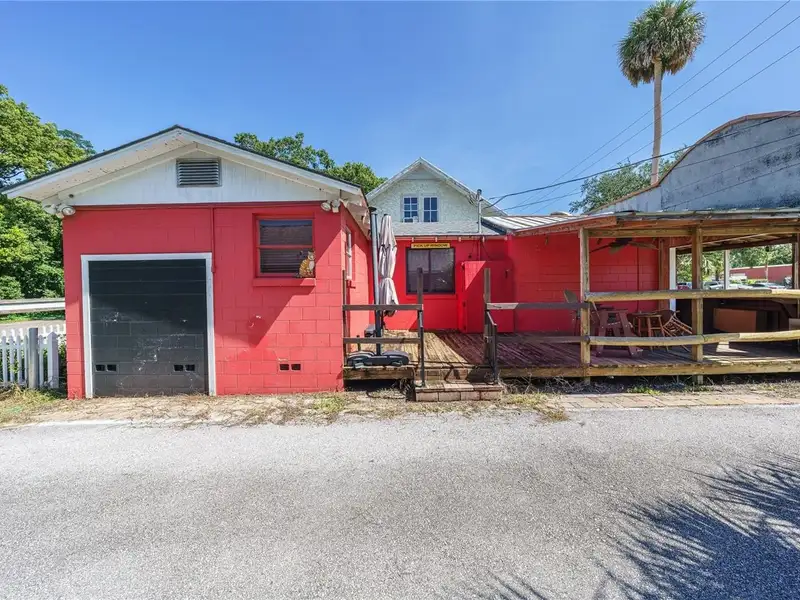 Distinctive Commercial Property in Historic Uptown Mount Dora with Flexible Layout