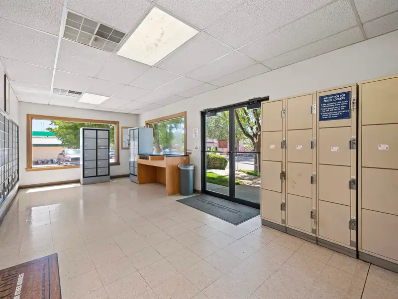 Two-story Commercial Investment Property in Downtown Parachute with 6%+ Cap Rate