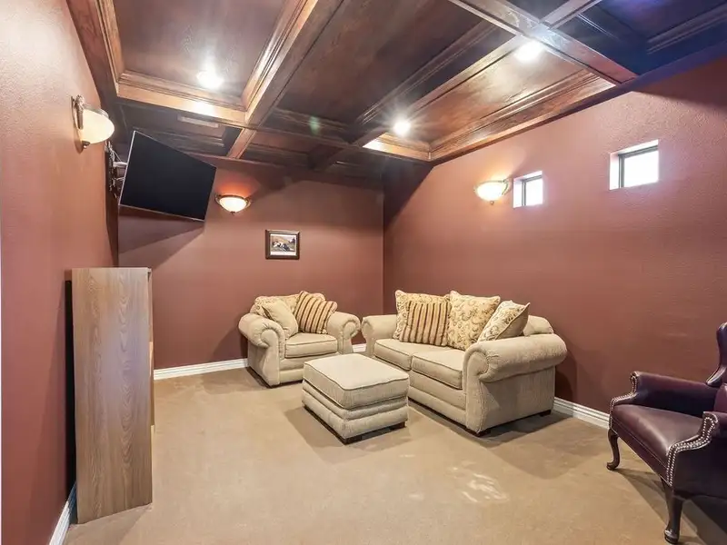 Versatile 2,752 Sq Ft Office Building in Central Rogers with Five Private Offices