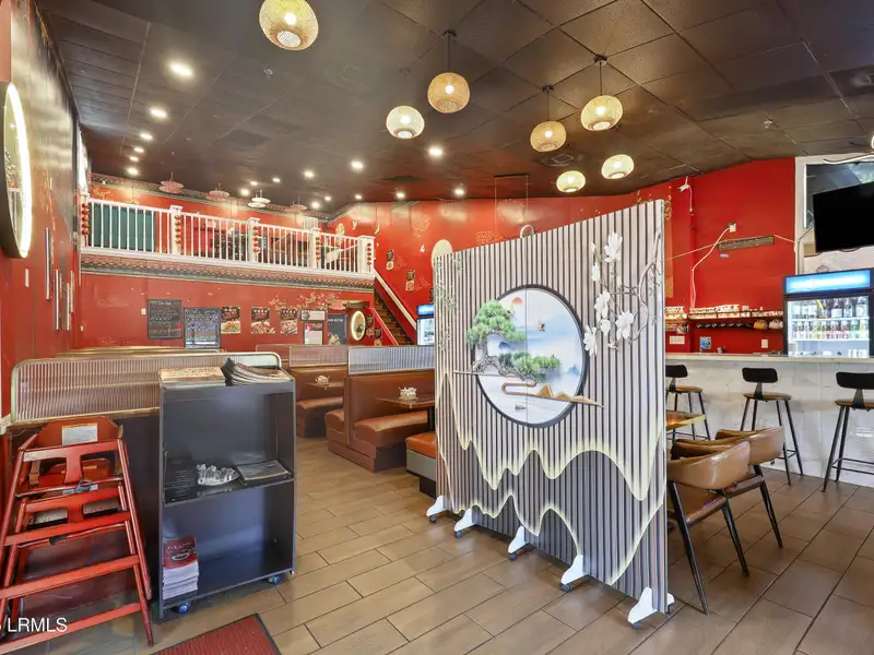 Remodeled Mid-island Restaurant with New Equipment and Outdoor Dining Area