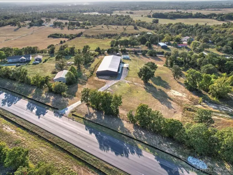 Modern Industrial Property on 9 Acres with Versatile Space and Expansion Potential