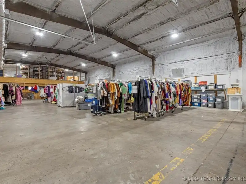 Climate-controlled Warehouse with 4,000+ Sq. Ft. in Convenient Location
