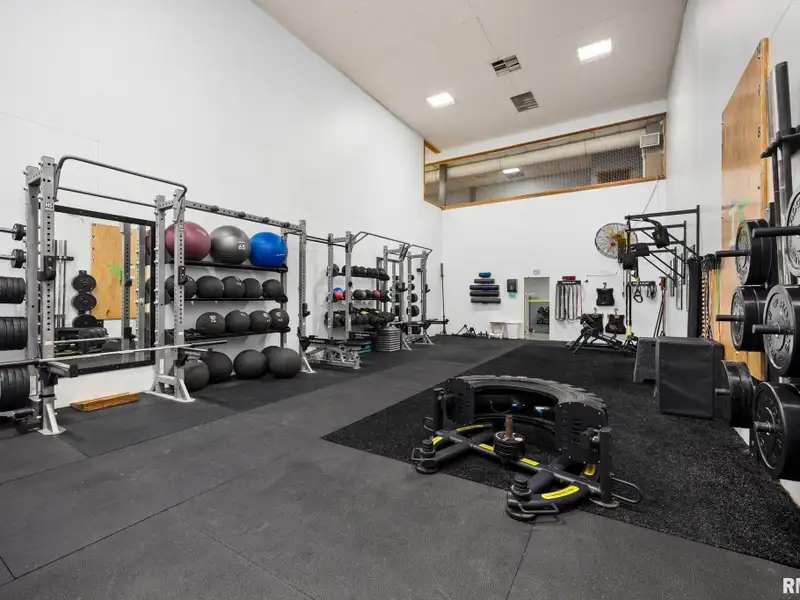 Turnkey Commercial Fitness Facility with Strong Membership Base in Prime Location