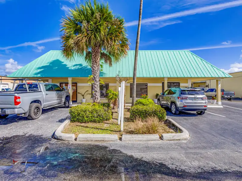 Versatile Commercial Property in Jupiter, Fl with Retail, Warehouse, and Office Spaces