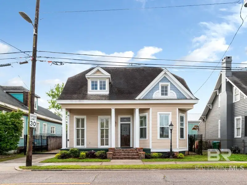 Mixed-use Property in Downtown Mobile, Alabama with High Ceilings and Hardwood Floors