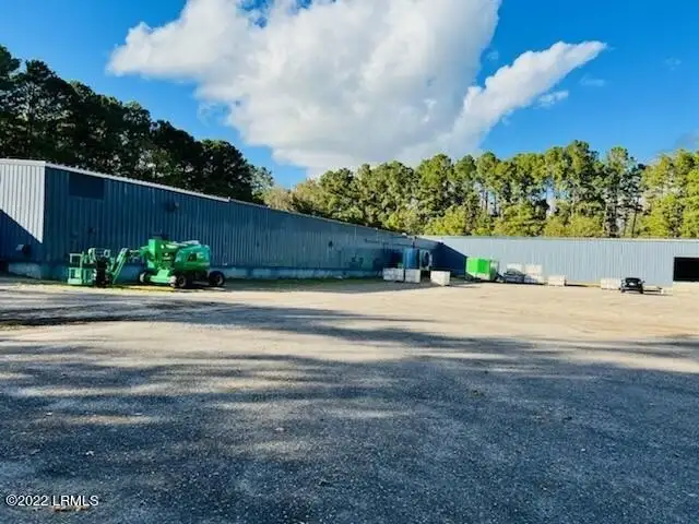 Two Warehouse Spaces for Lease in Ridgeland Near I-95 and Downtown