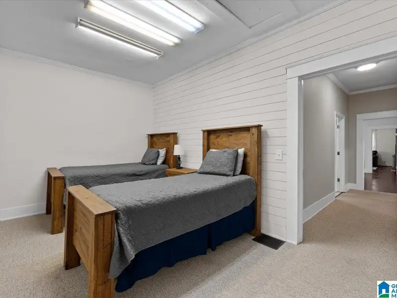Renovated B-3 Zoned Home in High Traffic Area, Ideal for Air B&b or Event Rentals