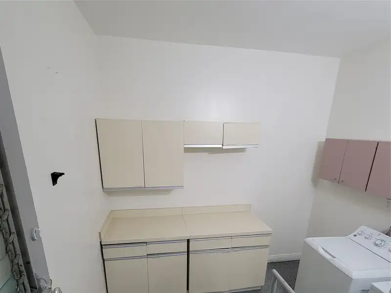 Turnkey Multifamily Investment: 8 Furnished Studios & 2/2 Apartment Near Las Olas