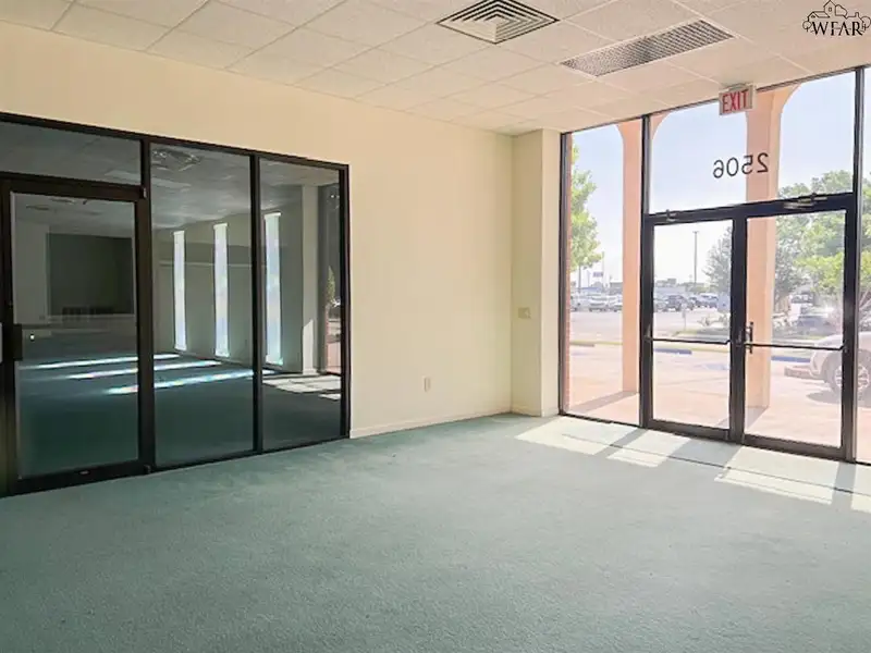 Commercial Lease Opportunity in Prime Location for Medical Professionals