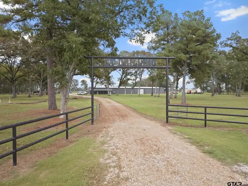 Expansive 13,500 Sq Ft Warehouse and Office on 11.5 Acres Along Highway 271