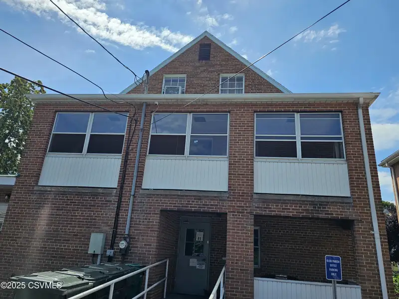 14-unit Residential Building with Shared Facilities and On-site Laundry