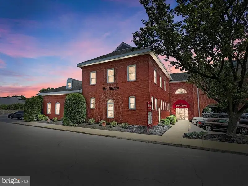 Renovated Office Condo with Loft Space in Trolley Square, 1815 W 13th St