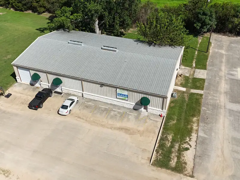 Expansive 4,544 Sq. Ft. Warehouse with Office Space in Prime San Marcos Location