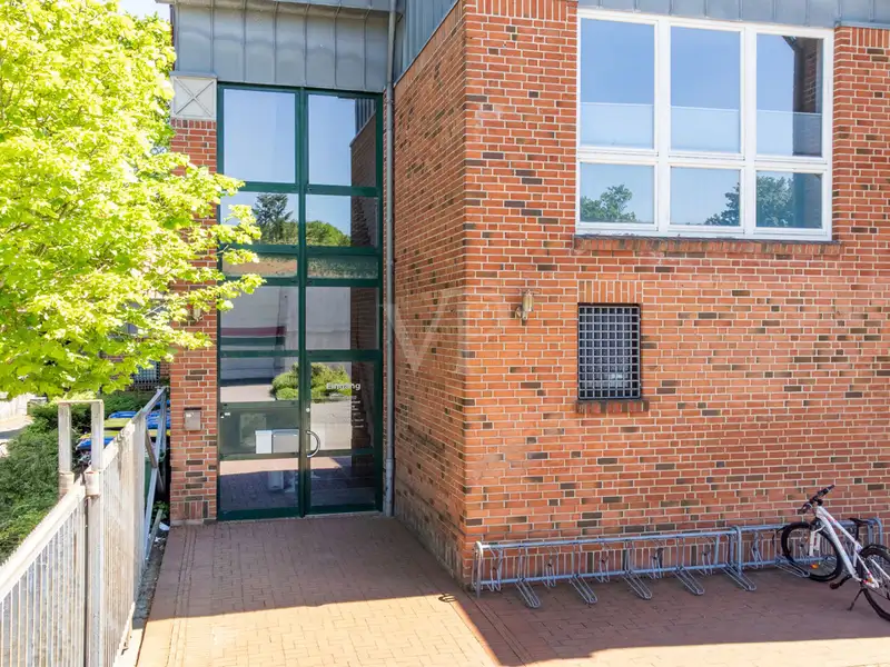 Spacious Medical Practice Space with Private Area in Convenient Location, 253 Sqm