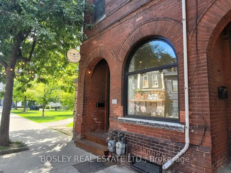 Retail Space in Iconic You've Changed Building, Trinity-bellwoods, Toronto - 2,070 Sq Ft