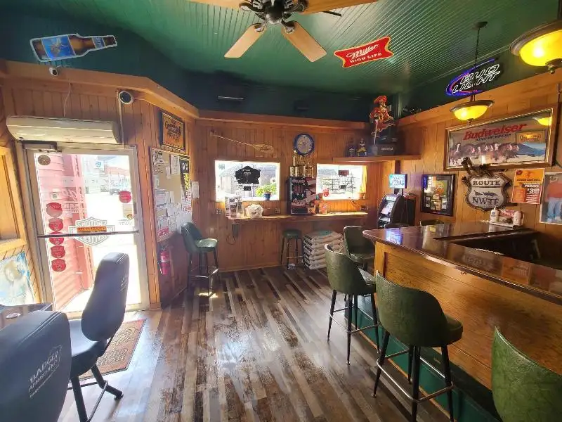 Established Bar for Sale in Downtown Pardeeville, Wi with Outdoor Seating