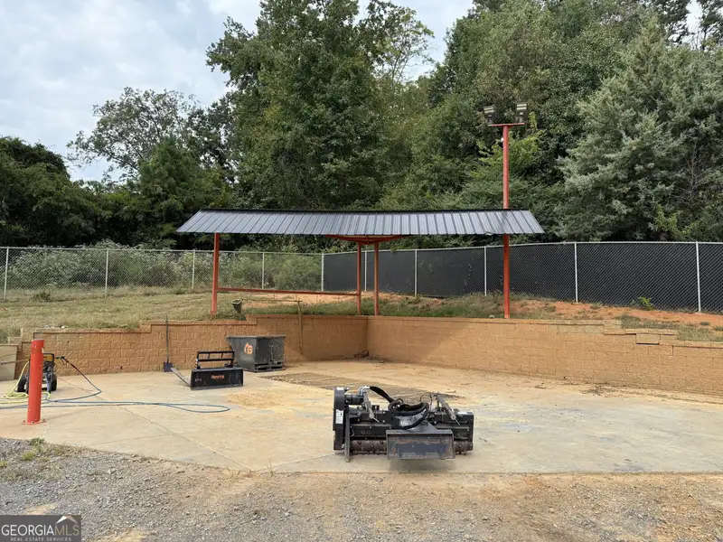 Versatile 8,000 Sf Industrial Facility on 5 Acres with Prime Hwy 41 Frontage