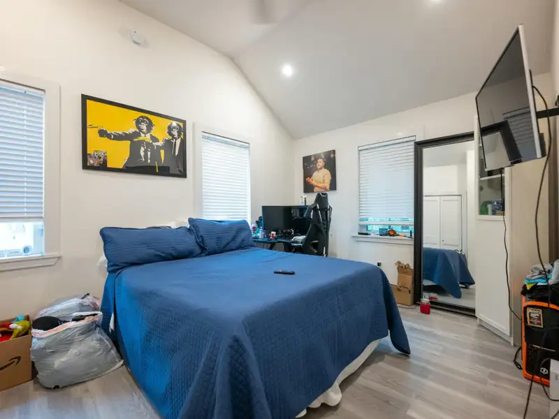 Mixed-use Compound with Residential and Commercial Units in Key West, Built 2021