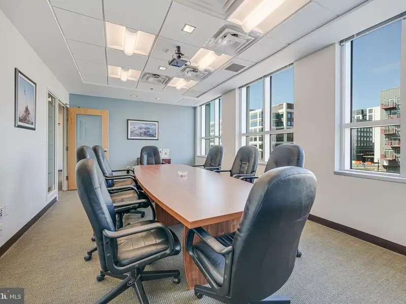 Flexible Office Suite in Prime Falls Church Location - 1,200 Sq Ft, Great Accessibility