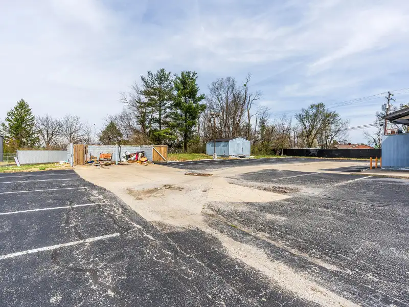 Former Hooters Restaurant Space in High-traffic Richmond, Ky Commercial Corridor