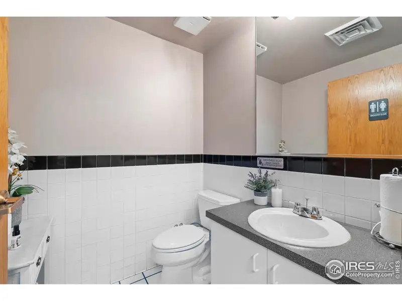 Multi-property Sale: 5818 - 5821 Lockheed Ave, Comprehensive Specifications Available