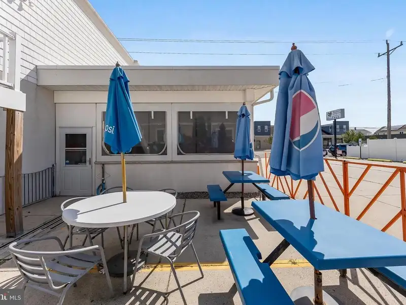 Turnkey Restaurant with Outdoor Dining and Apartment in Wildwood Crest Business District