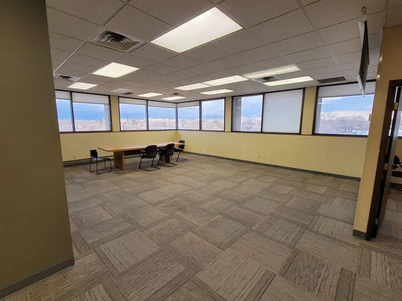 Large Office Building with Panoramic Views in Prime Downtown Location, 40,000 Sqft