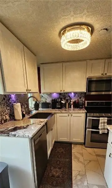 Charming Airbnb Cottage on Historic Loop with Upgrades and Large Entertaining Deck