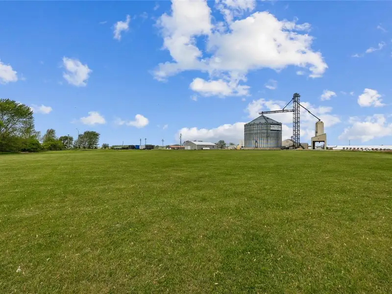 Commercial Building on Highway 20 Near Jesup, Ia with 4 Acres of Potential
