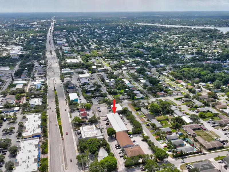 End-cap Warehouse with Offices in Central Jupiter, Move-in Ready