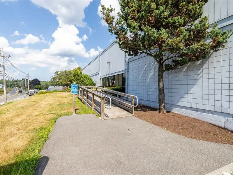 Industrial Building for Lease in North Reading with Office and Warehouse Flexibility
