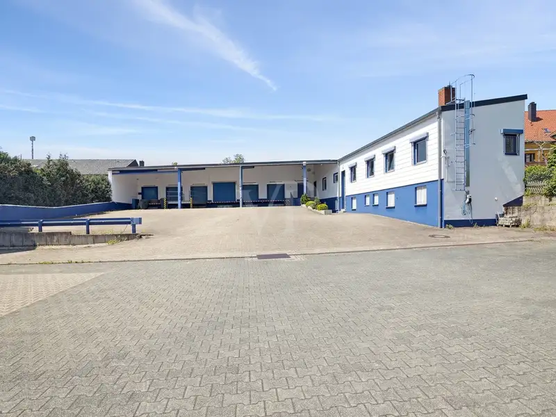 Modern Commercial Property with Flexible Uses in Saarpfalz District