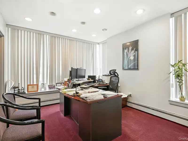 Downtown White Plains Professional Office Building Near Courthouses