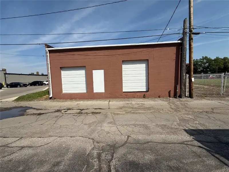 Flexible Warehouse/shop Space for Sale in Central Cedar Rapids, 5,600 Sf