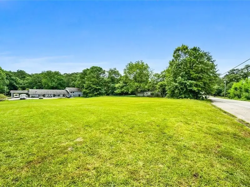 Flat 1.053-acre Vacant Lot on Austell Powder Springs Road, Cobb County