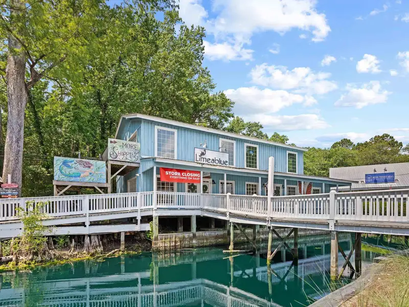 Retail Space for Lease in Pawleys Island's Island Shops - 1,722 Sf