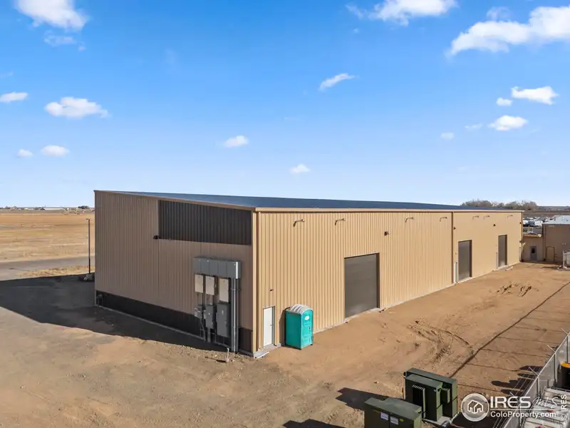 Build-to-suit Light Industrial Office & Warehouse for Lease in Prime Location with Mountain Views