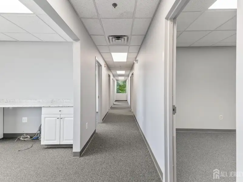 Prime 3,900 Sf Office Space for Lease in Middlesex County's Professional Complex