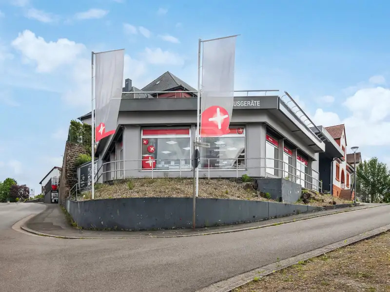 Well-maintained Commercial Building for Sale in High-traffic City Location