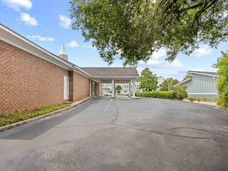 Standalone Commercial Building with Drive-thru in High-traffic Pawleys Island Location