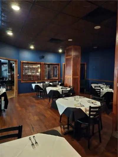 Historic Grand Central Hotel with 15 Suites and Restaurant in Eureka Springs, Ar